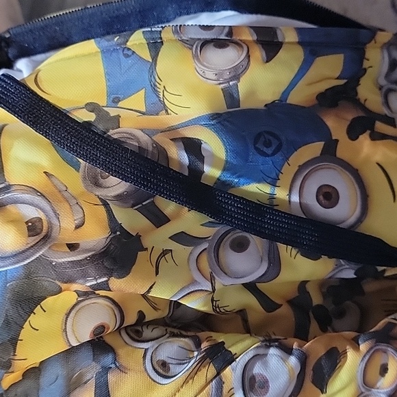 Minions sweatshirt - Picture 4 of 5